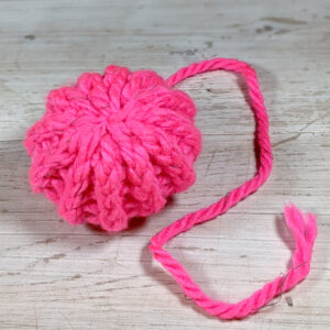 Knitted Pom-Pom pattern step by step guide